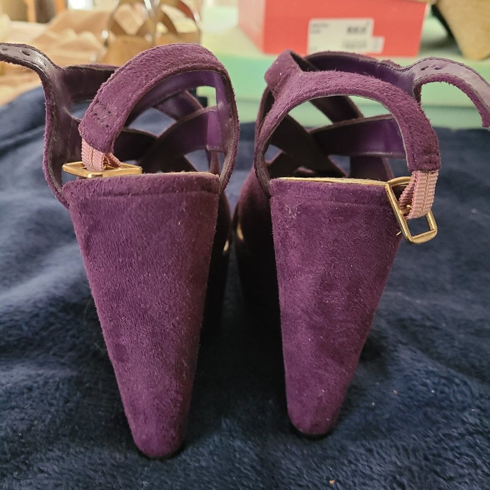 Baker purple wedges
